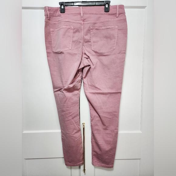 M jeans by maurices™ High Rise Double Button Jegging Made With REPREVE® - Picture 3 of 4